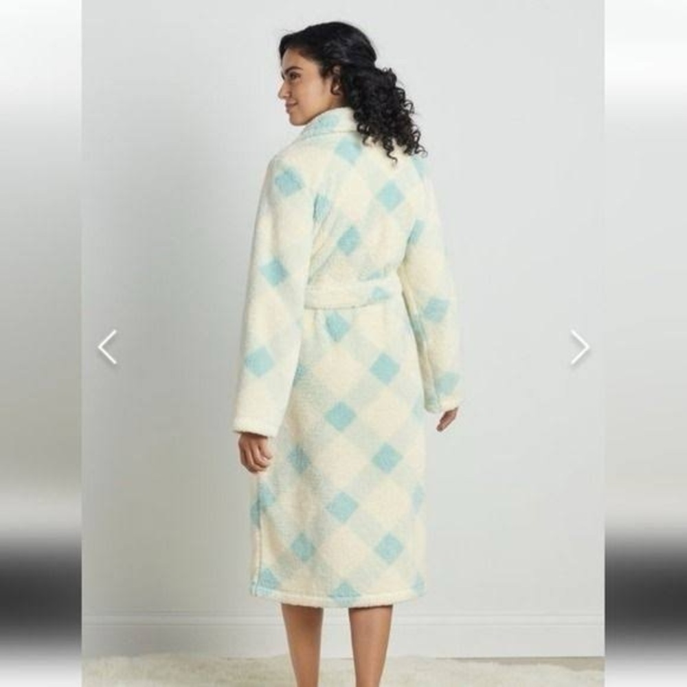 Soft Surroundings Astor Blue and Ecru/White Plush Robe - Picture 2 of 4